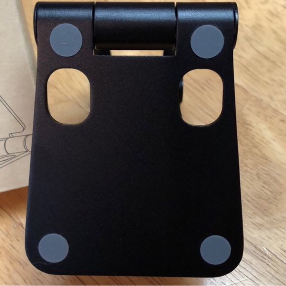 Adjustable & Foldable ~Cellphone Stand - Picture 2 of 6